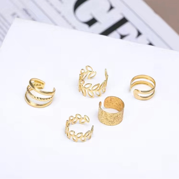 Gorgeous 5-Piece Gold Leaf Ear Clips - Perfect for Any Single Ear! - Picture 3 of 5